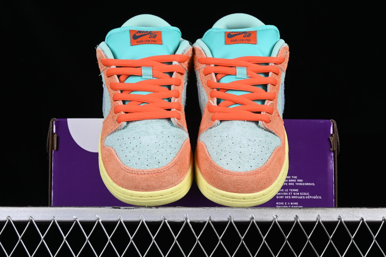 Nike SB Dunk Low Orange Emerald Rise DV5429-800