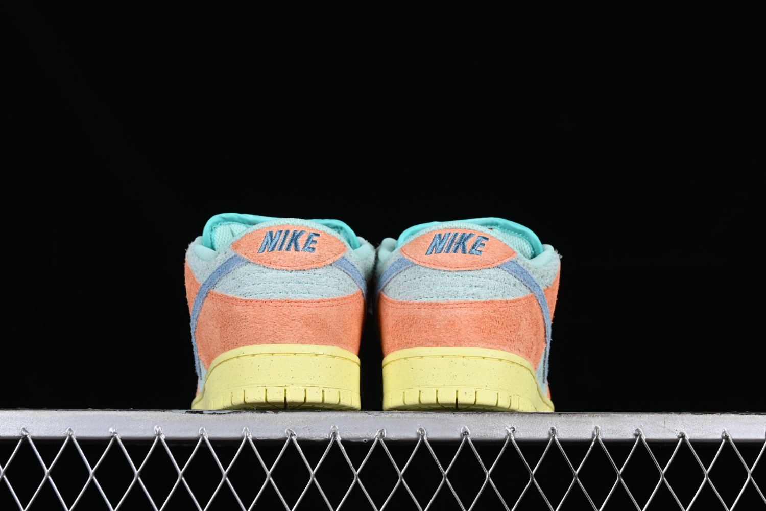 Nike SB Dunk Low Orange Emerald Rise DV5429-800