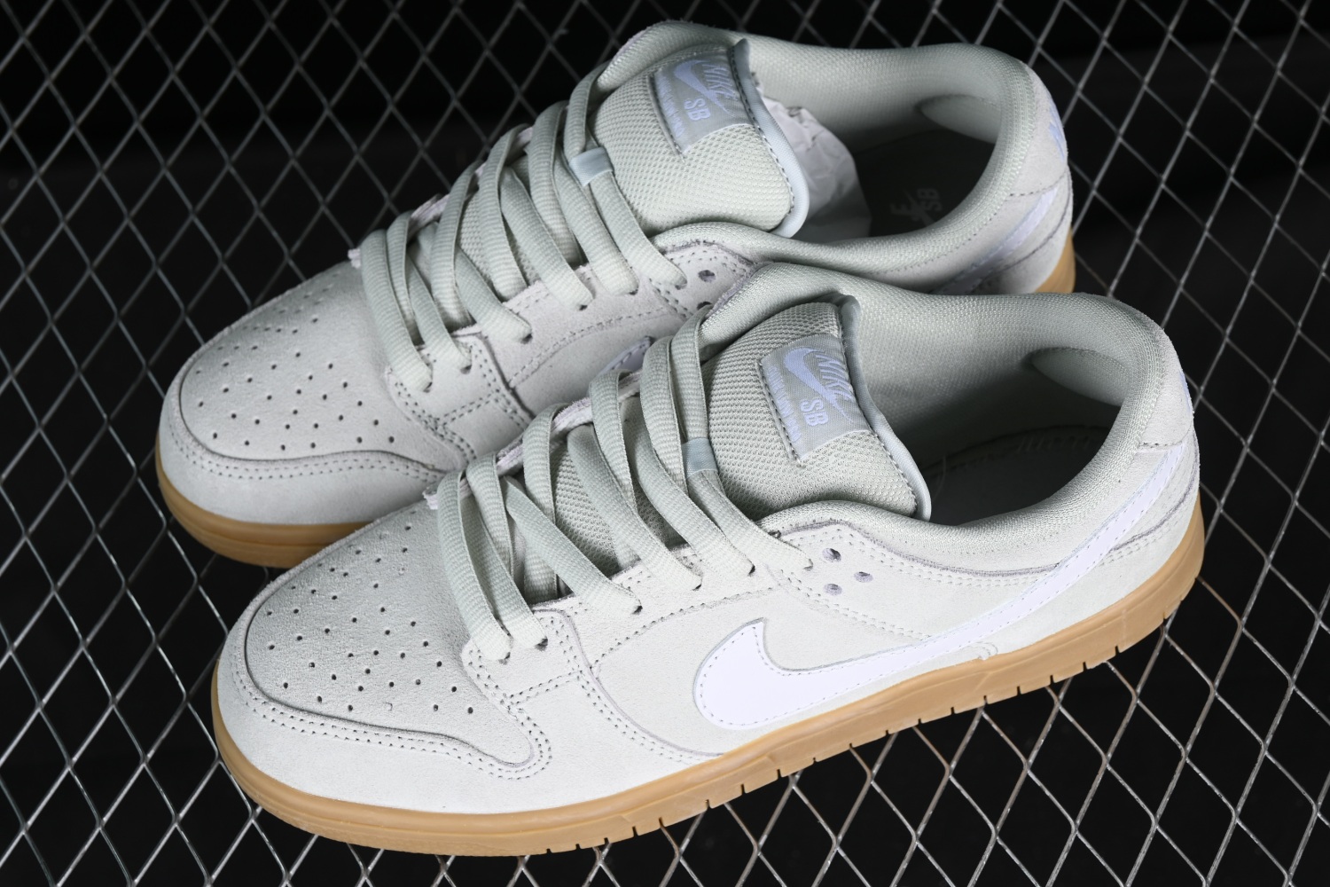 Nike SB Dunk Low Island Green Gum BQ6817-300