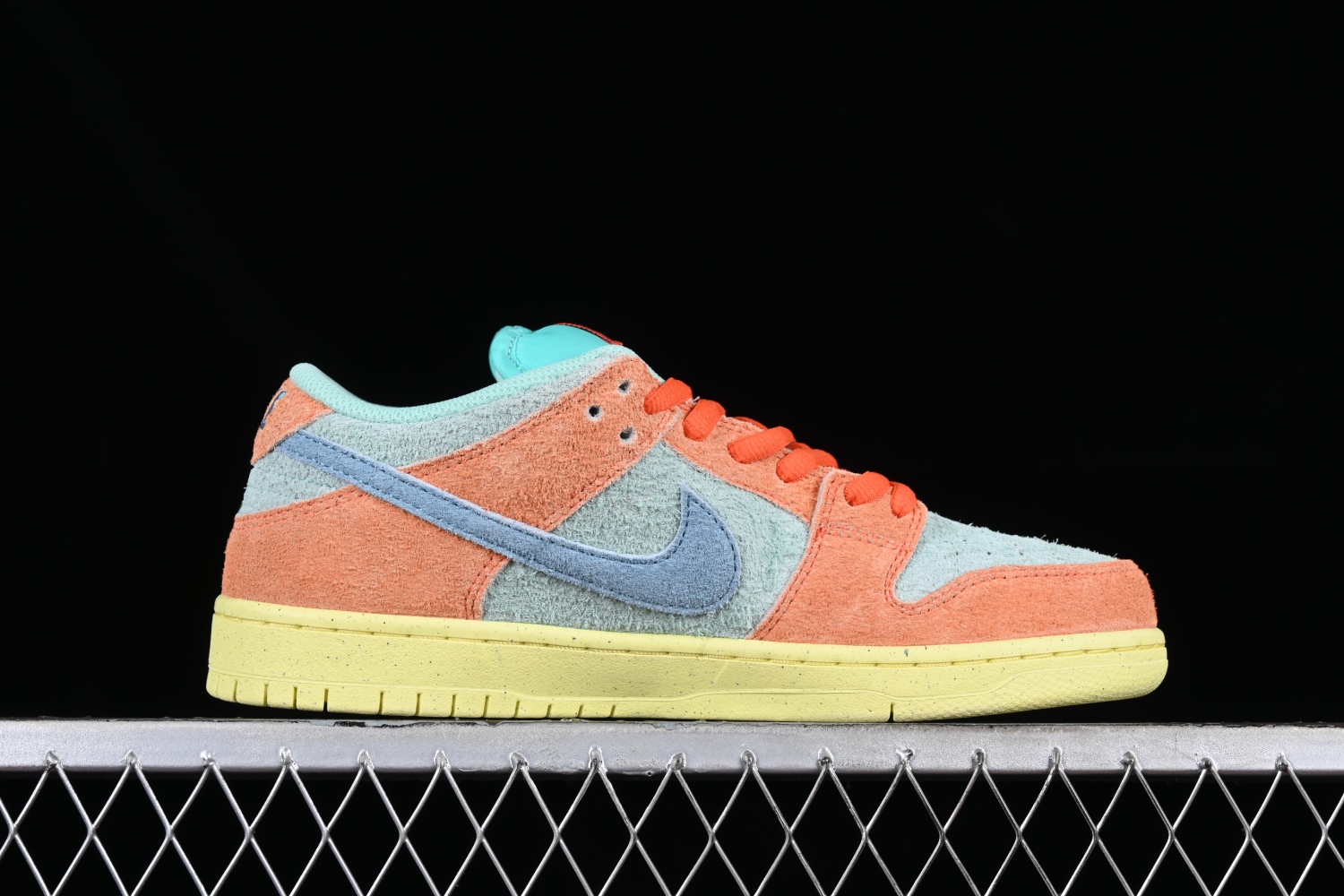 Nike SB Dunk Low Orange Emerald Rise DV5429-800