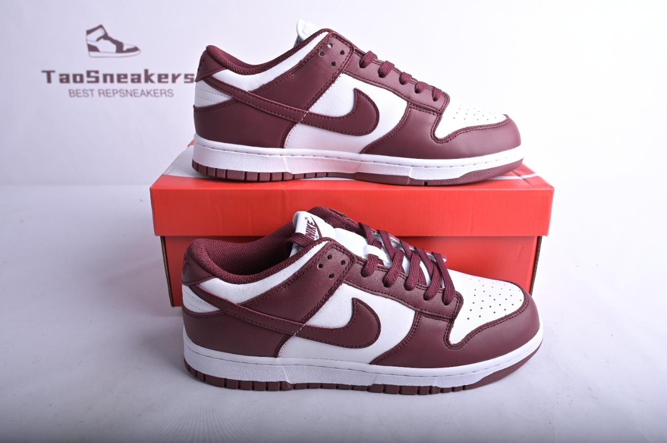 Nike Dunk Low Bordeaux (W) DD1503-108