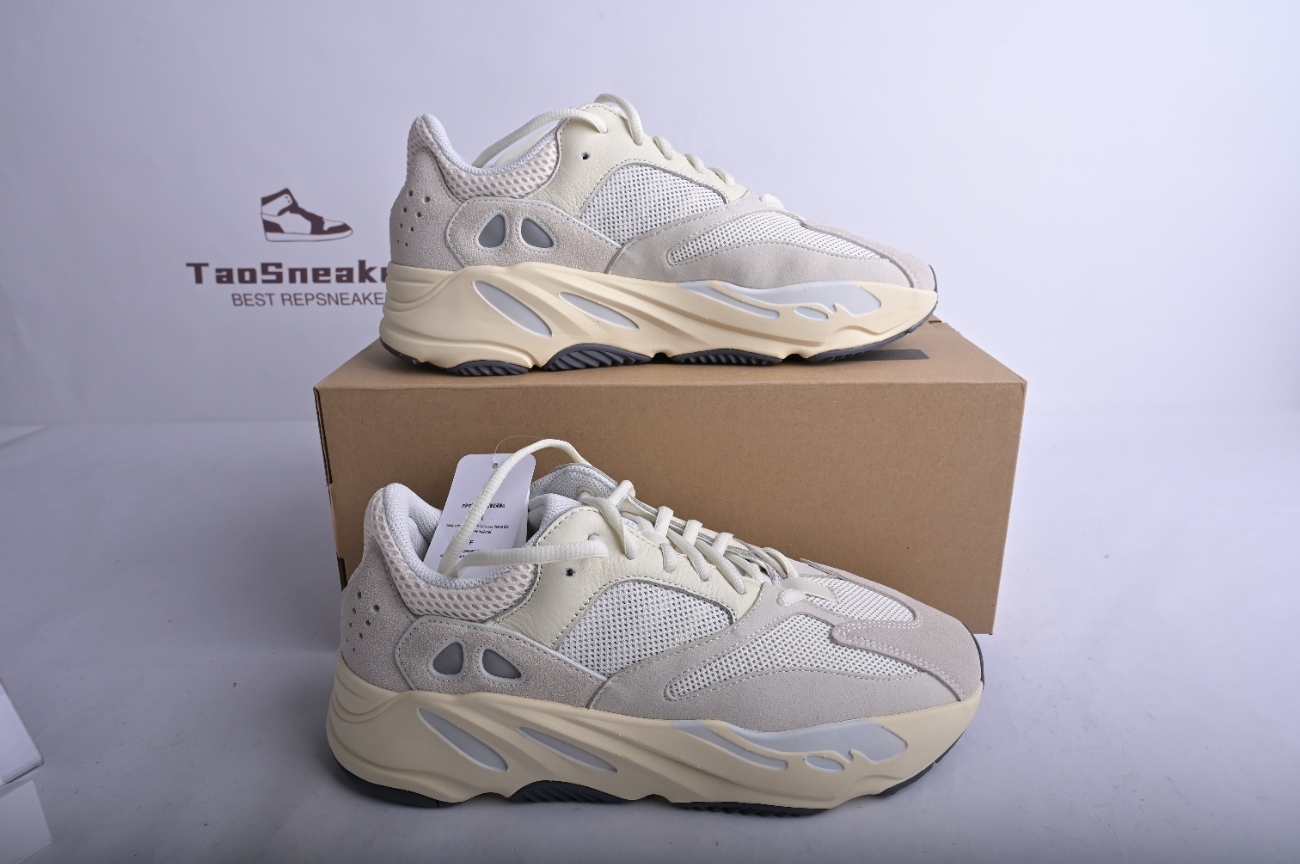 adidas Yeezy Boost 700 Analog EG7596