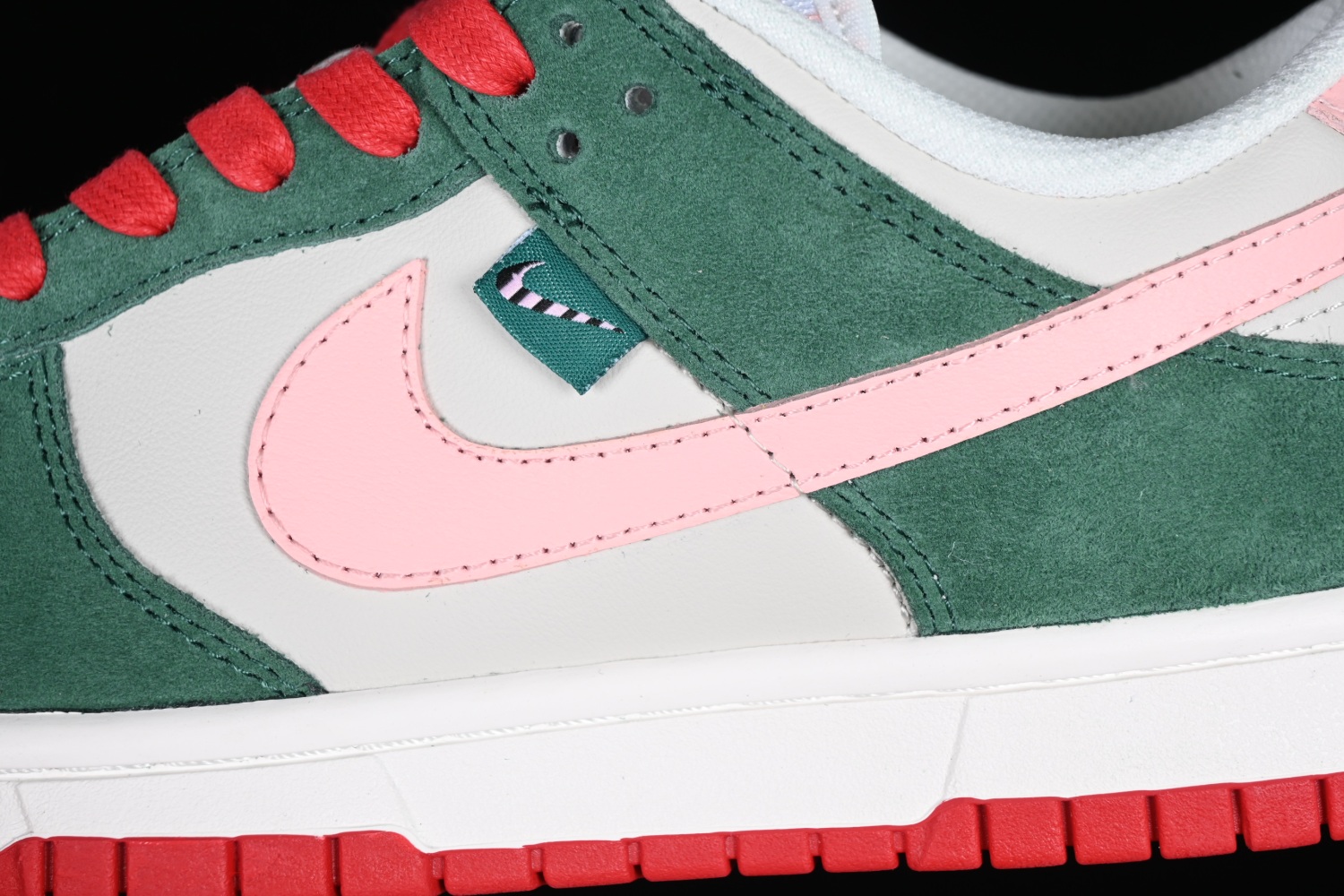 Nike Dunk Low SE All Petals United Fir Green FN8923-061