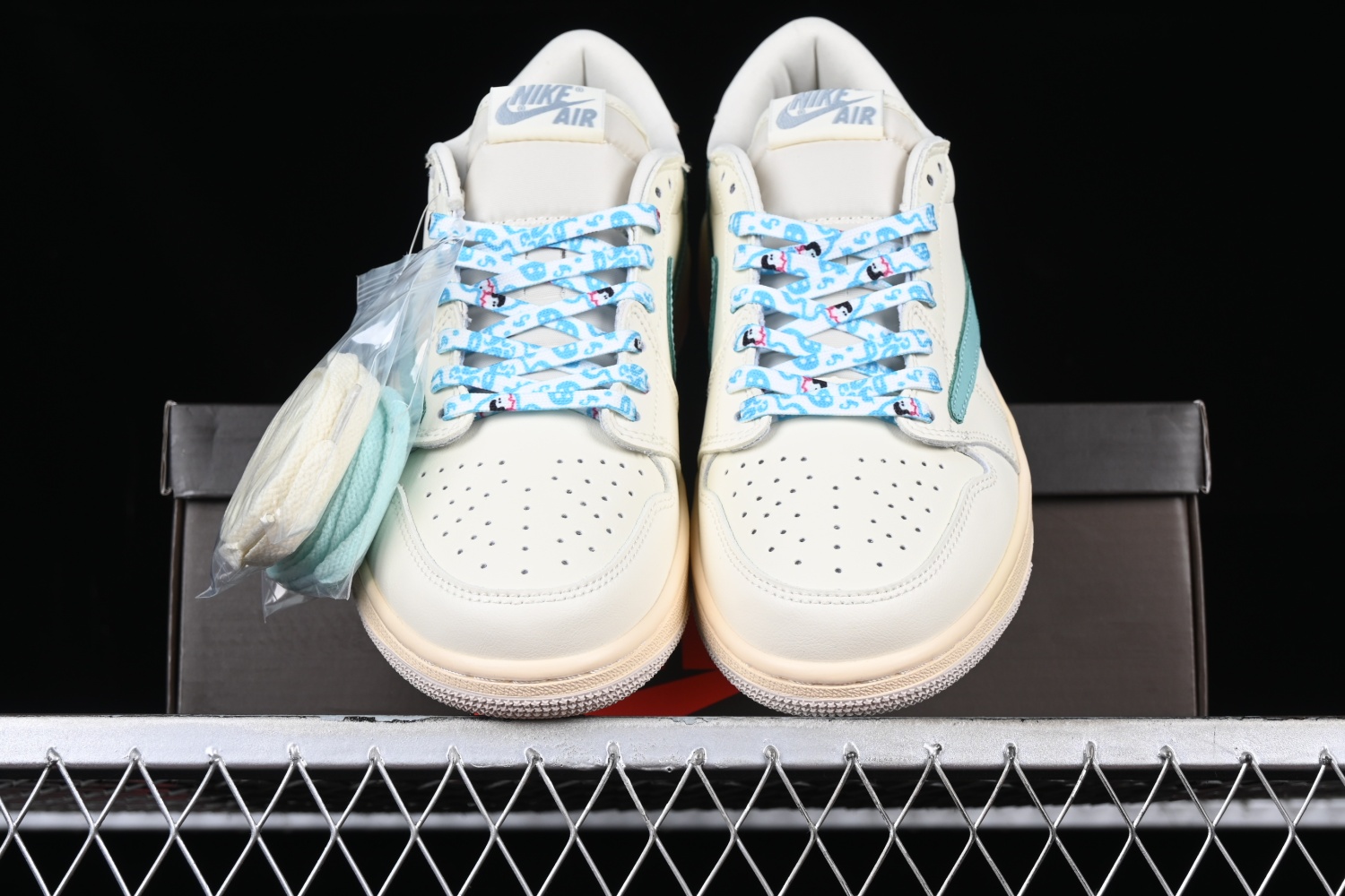 Jordan 1 Retro Low OG SP Travis Scott DM7866-102