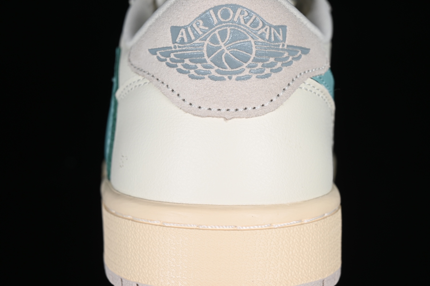 Jordan 1 Retro Low OG SP Travis Scott DM7866-102