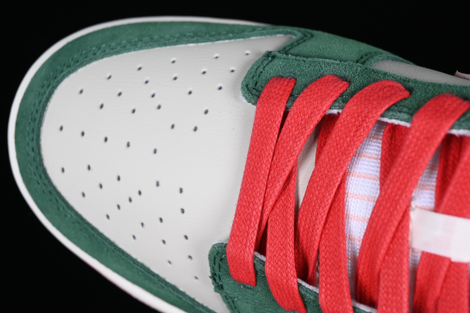 Nike Dunk Low SE All Petals United Fir Green FN8923-061