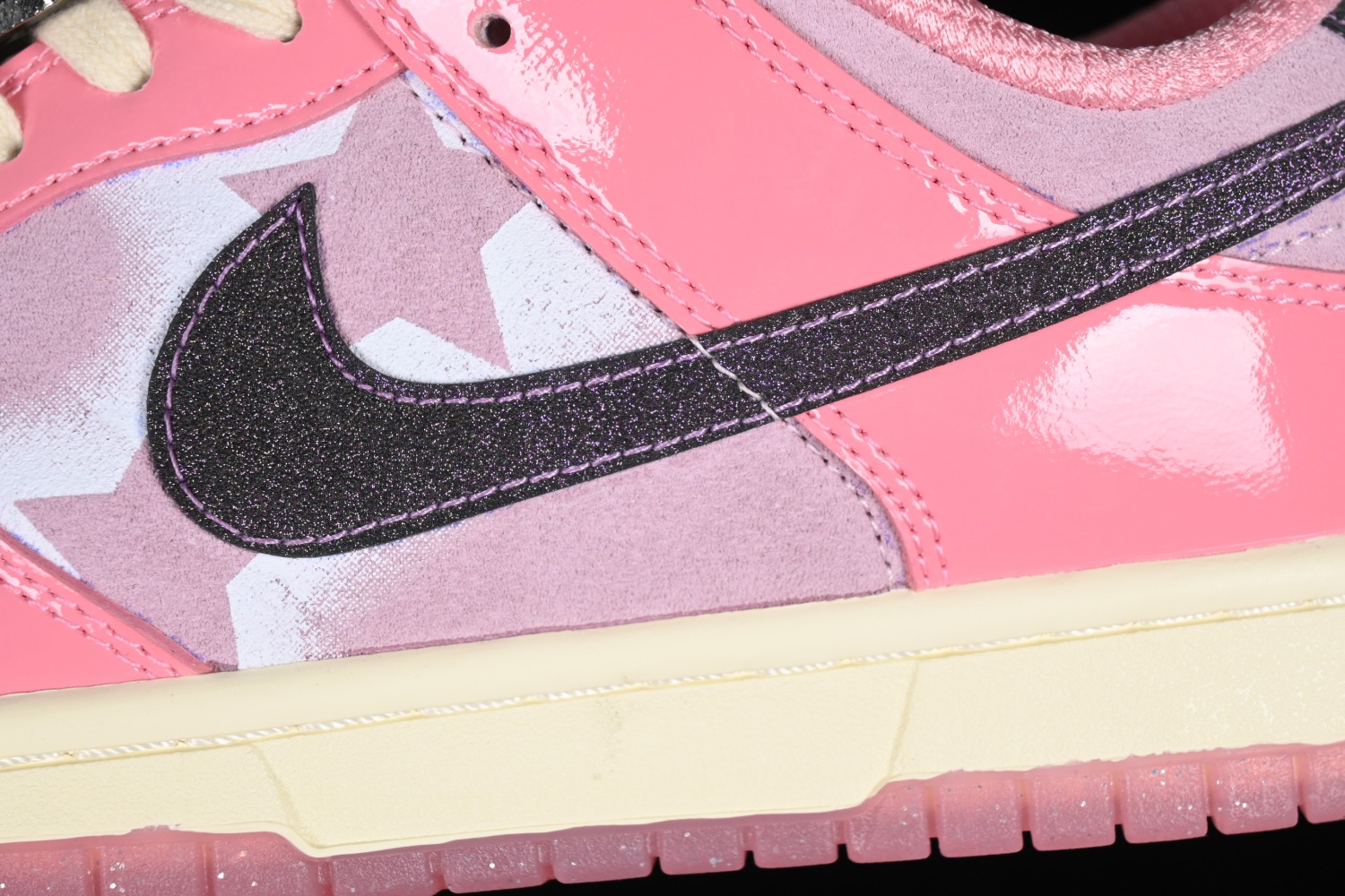 Nike Dunk Low LX Barbie FN8927-621