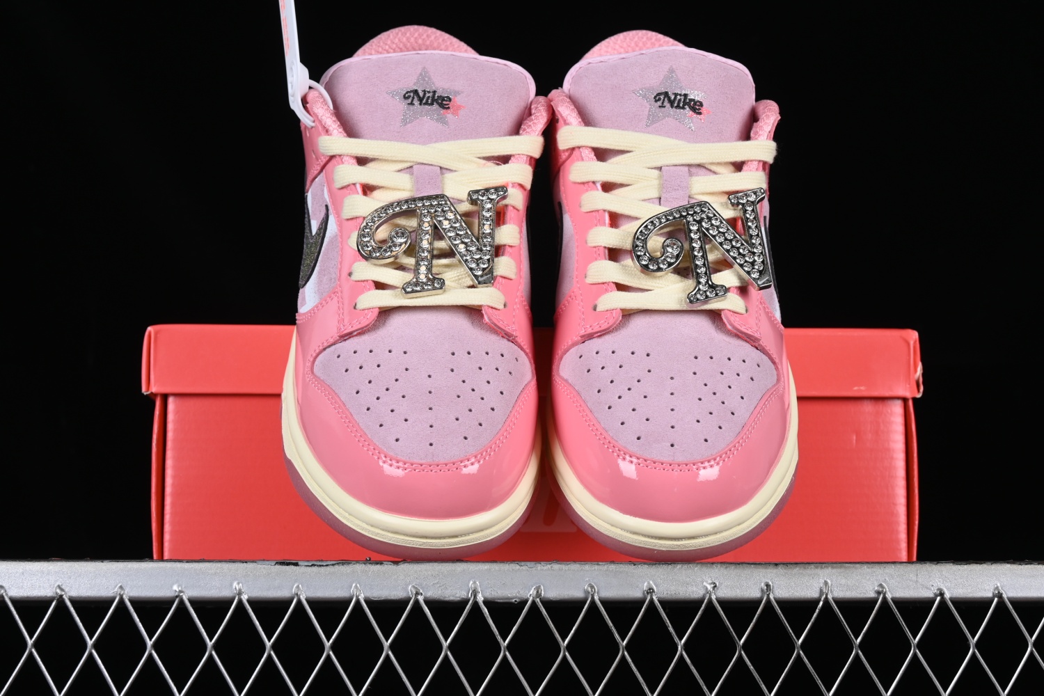 Nike Dunk Low LX Barbie FN8927-621