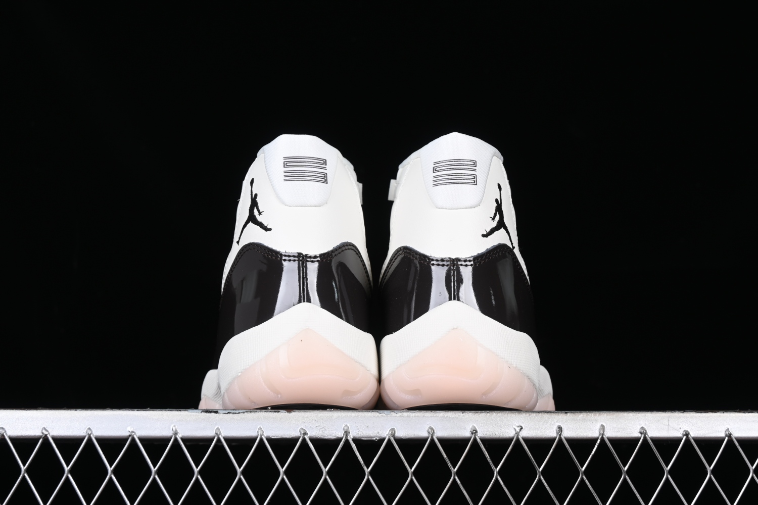 Jordan 11 Retro Neapolitan AR0715-101