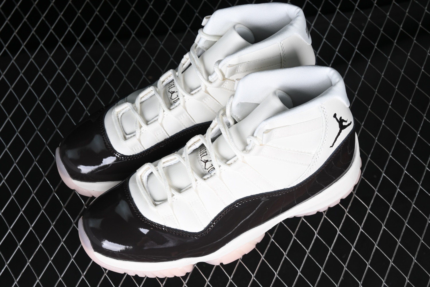 Jordan 11 Retro Neapolitan AR0715-101
