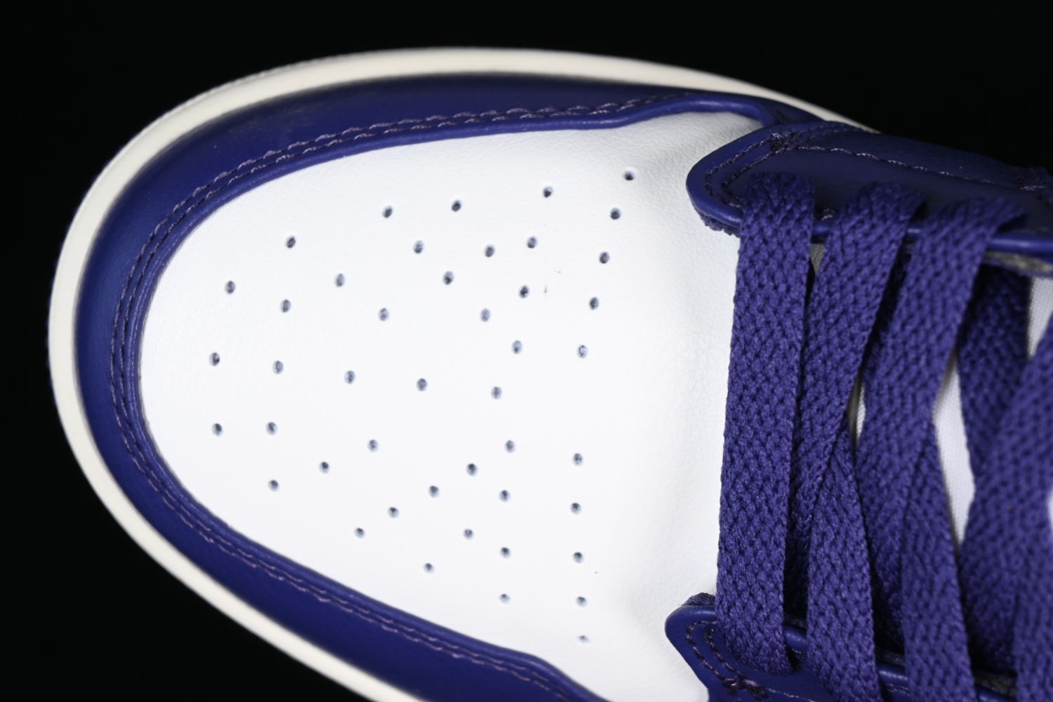Jordan 1 Low Sky J Purple DC0774-502