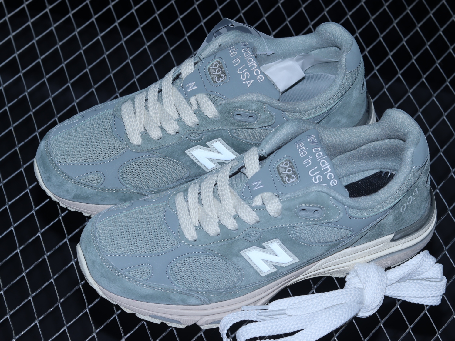 New Bal*nce 993 MiUSA Kith Pistachio MR993KH1