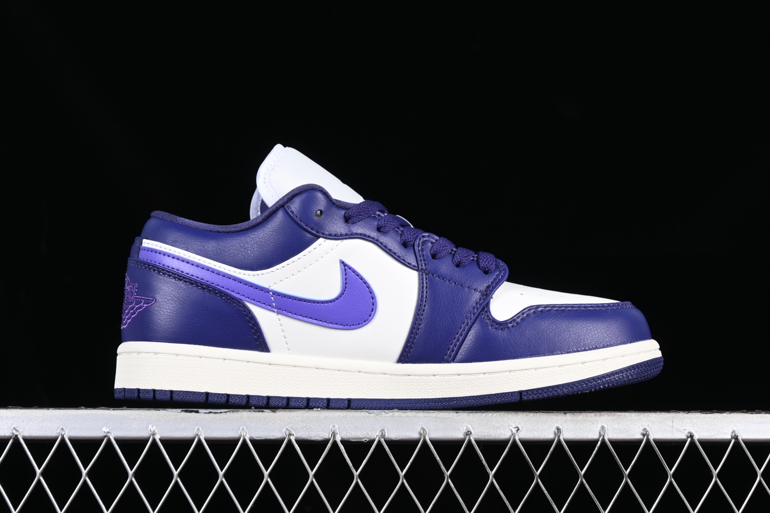 Jordan 1 Low Sky J Purple DC0774-502