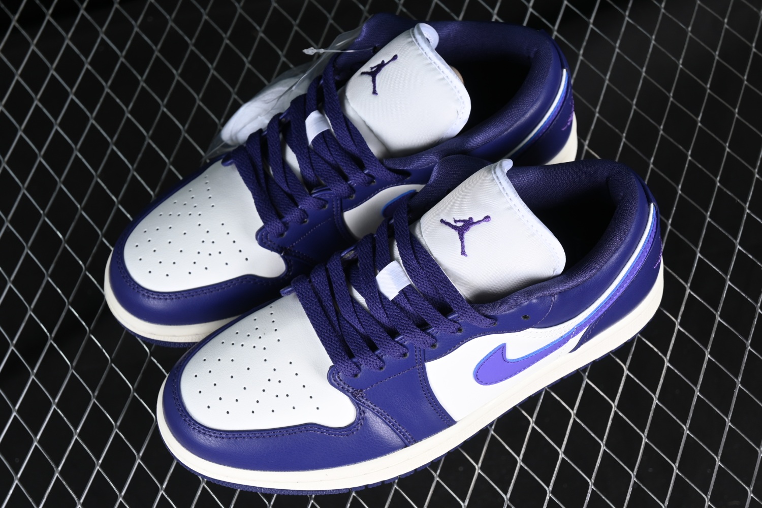 Jordan 1 Low Sky J Purple DC0774-502
