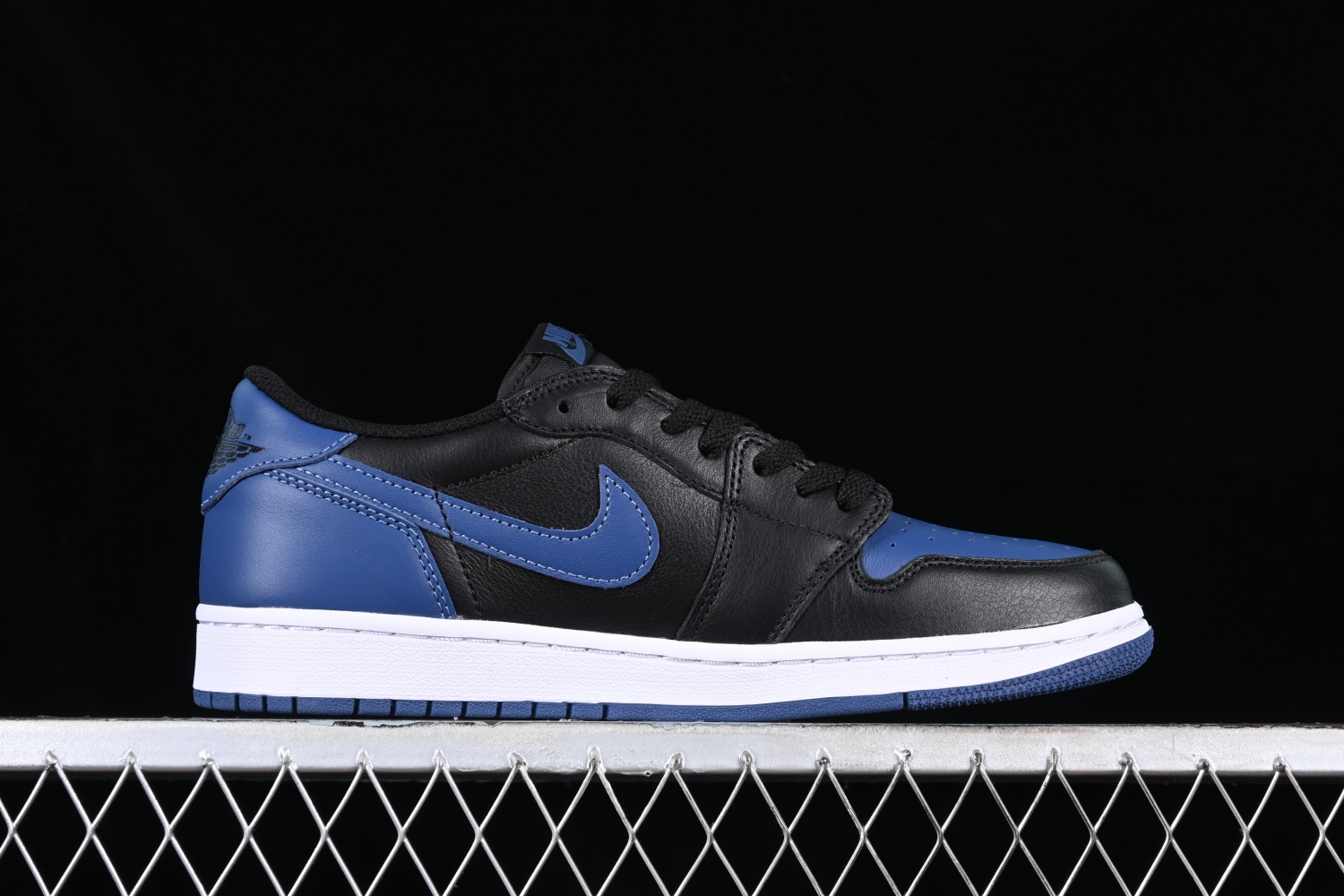 Jordan 1 Retro Low OG Mystic Navy CZ0775-041