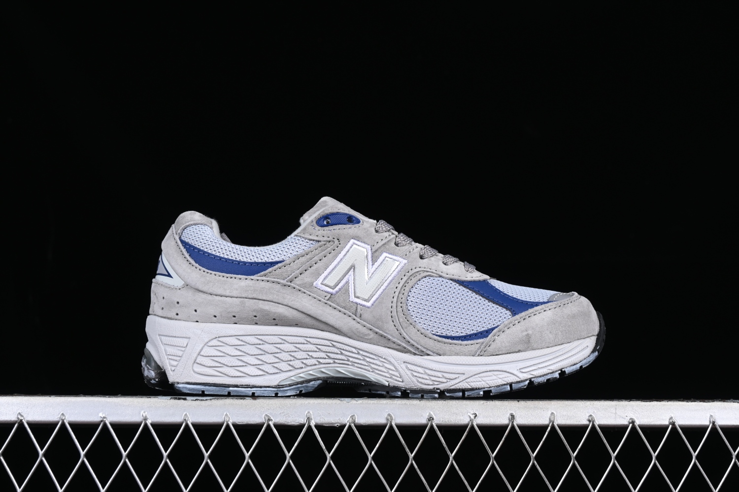New Bal*nce 2002R Gore-Tex Marblehead Moon Shadow M2002RXB