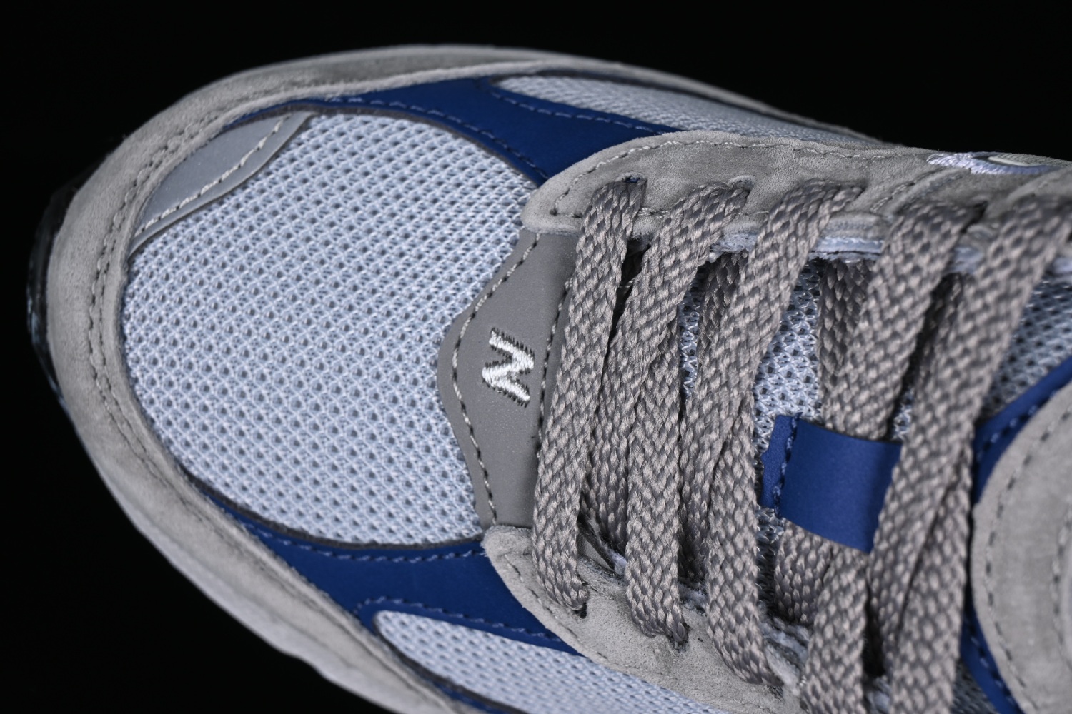 New Bal*nce 2002R Gore-Tex Marblehead Moon Shadow M2002RXB
