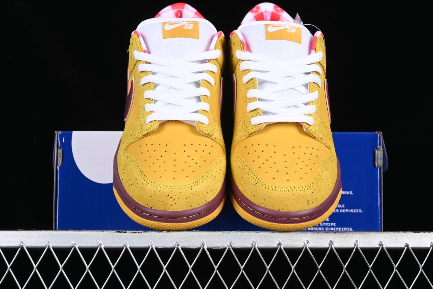 Nike SB Dunk Low Yellow Lobster 313170-137566