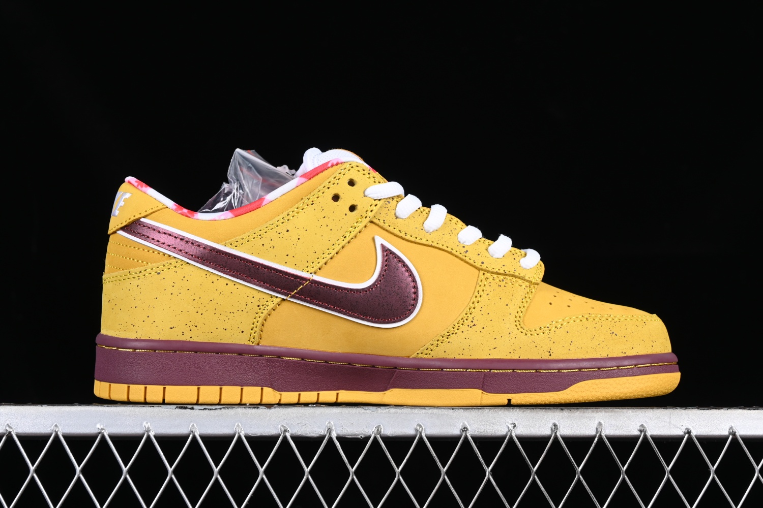 Nike SB Dunk Low Yellow Lobster 313170-137566