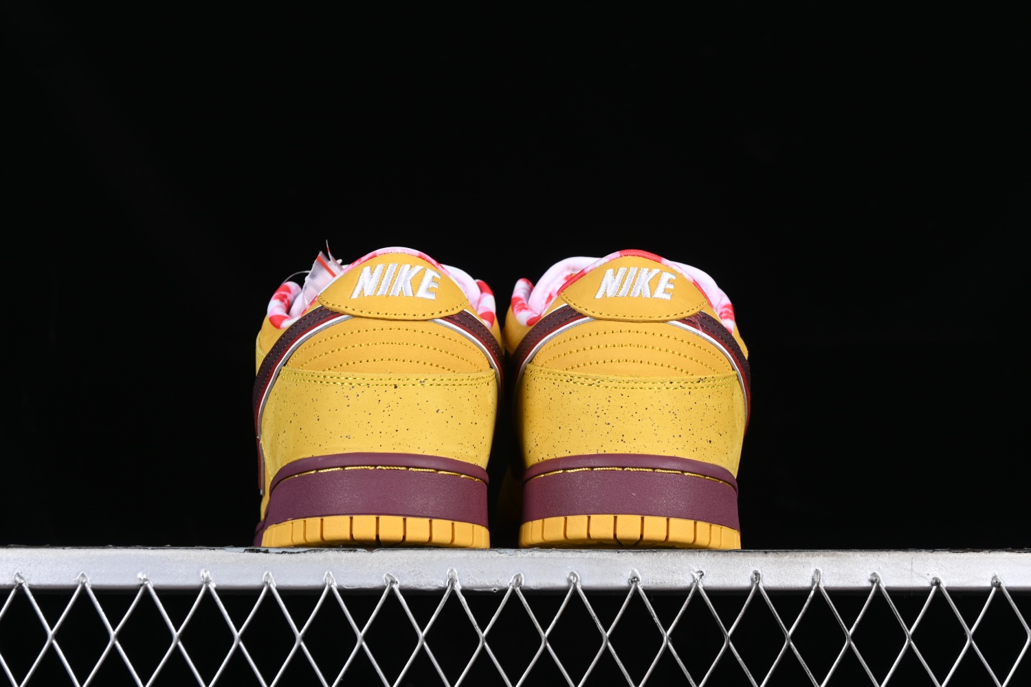 Nike SB Dunk Low Yellow Lobster 313170-137566