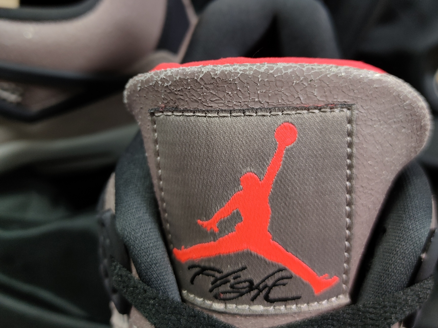 Jordan 4 Retro Taupe Haze DB0732-200