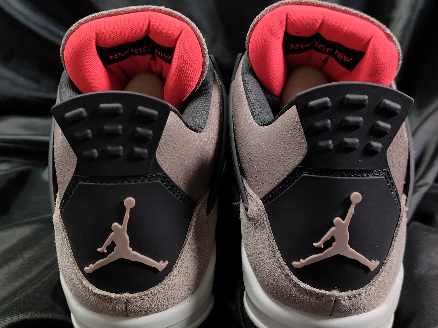 Jordan 4 Retro Taupe Haze DB0732-200