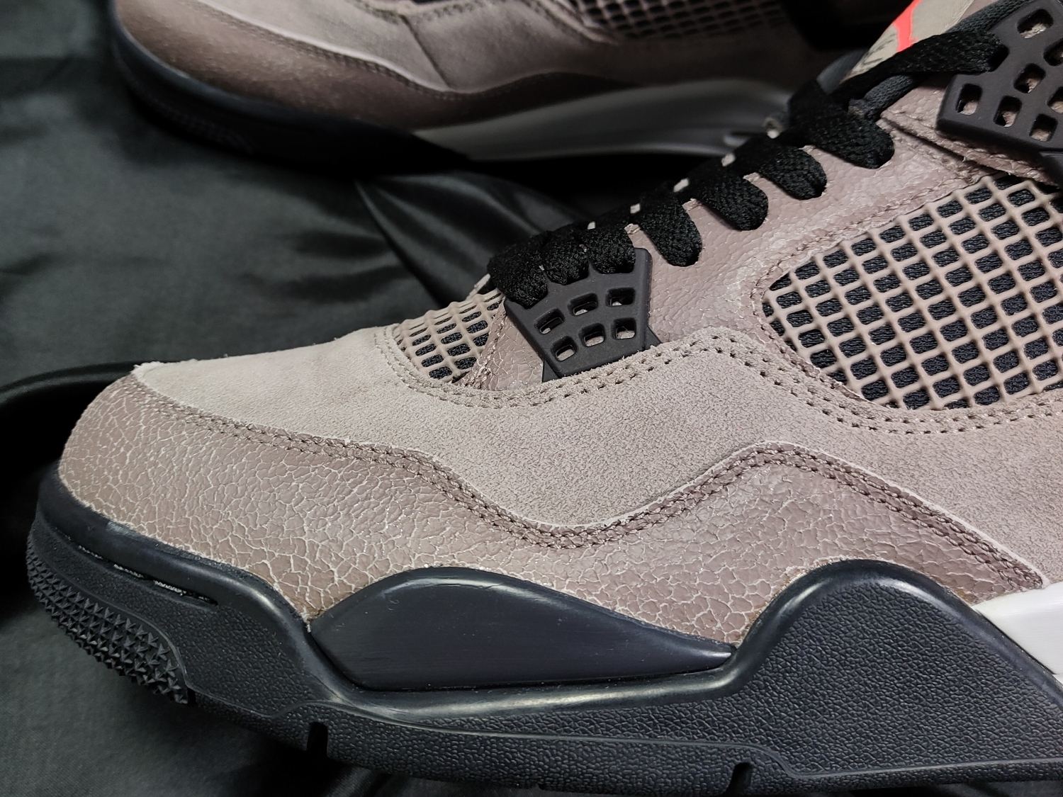 Jordan 4 Retro Taupe Haze DB0732-200
