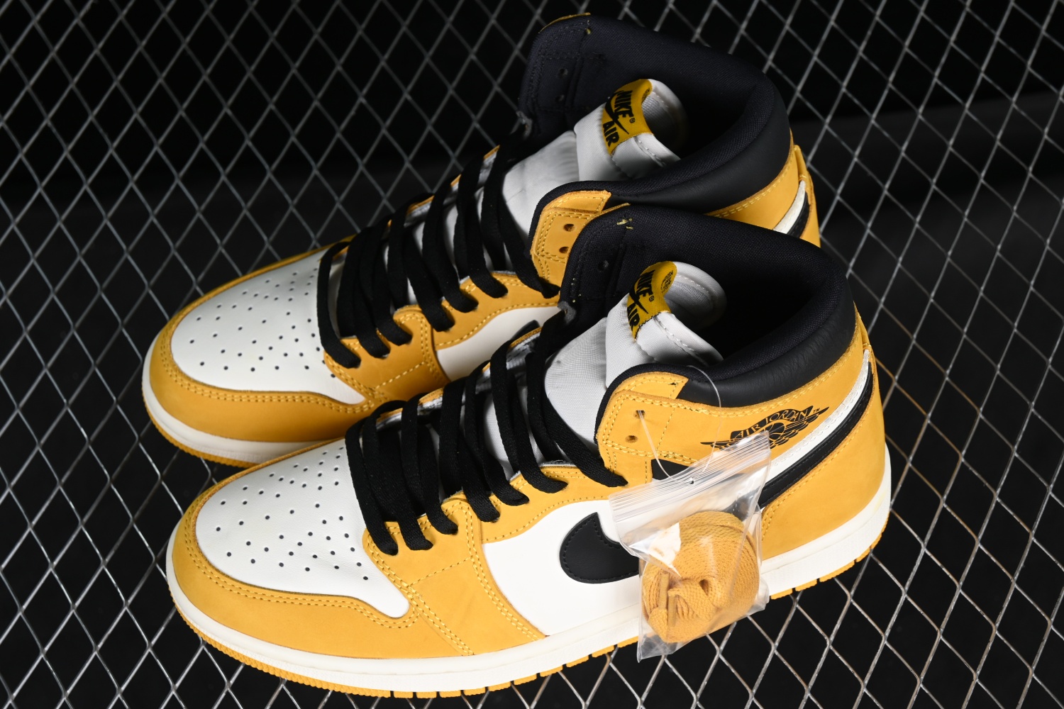 AIR JORDAN 1 RETRO HIGH OG 