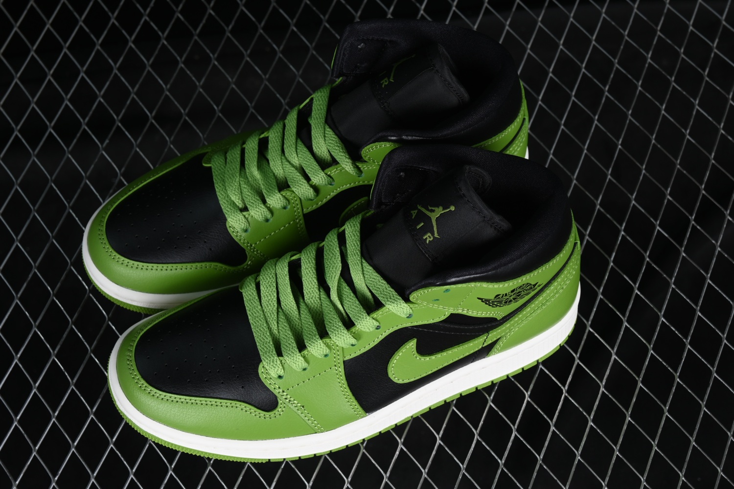 Jordan 1 Mid Altitude Green BQ6472-031