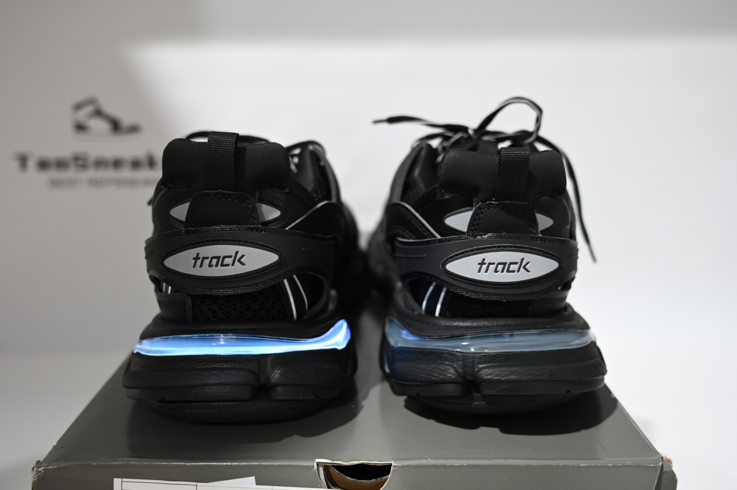 Bal**ci*ga（LED Lights）