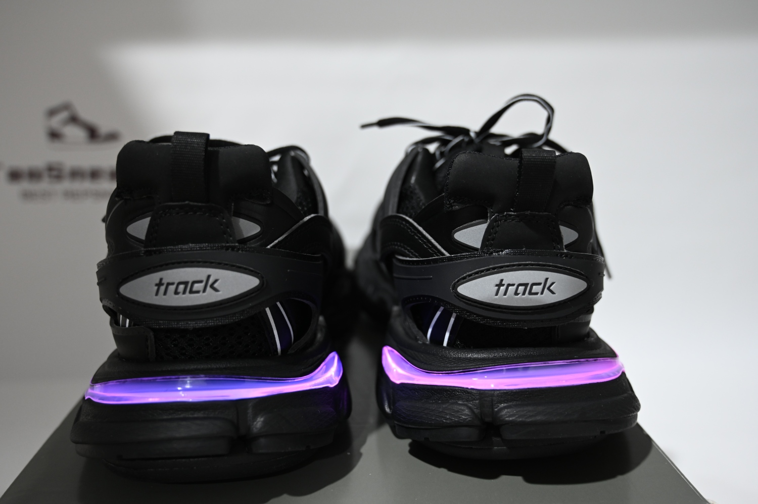 Bal**ci*ga（LED Lights）