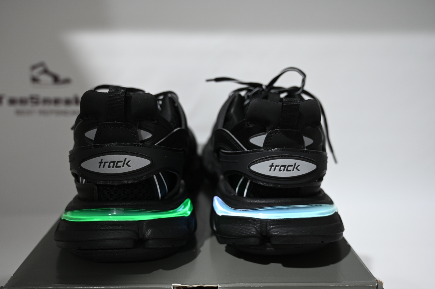 Bal**ci*ga（LED Lights）