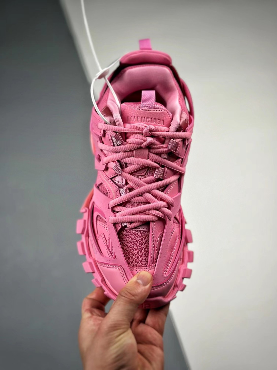 Bal**ci*ga Track Trainer Pink（LED Lights）