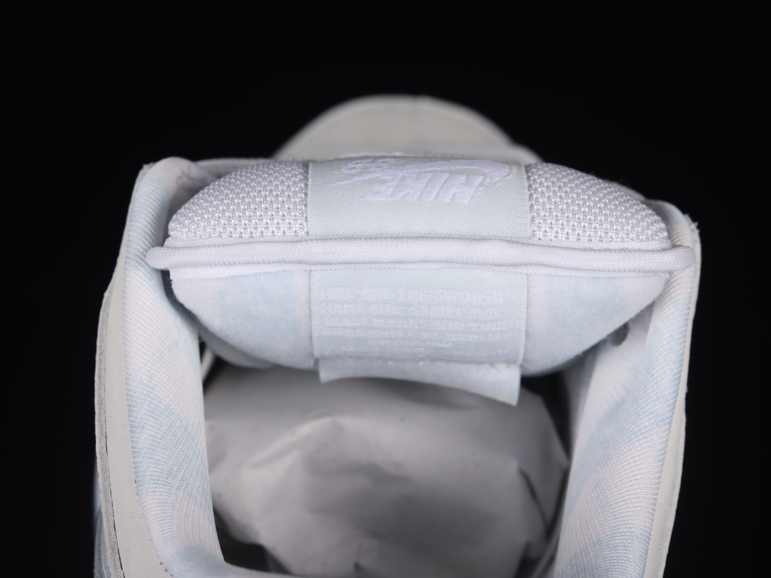 Nike SB Dunk Low White Lobster FD8776-100