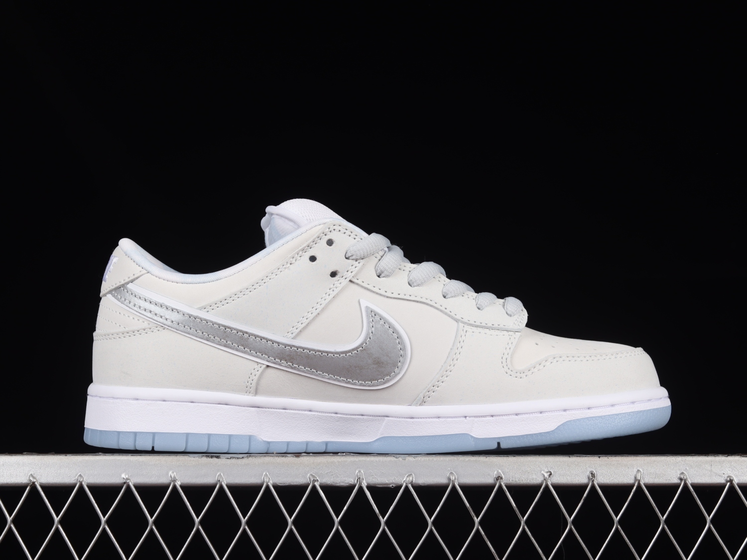 Nike SB Dunk Low White Lobster FD8776-100