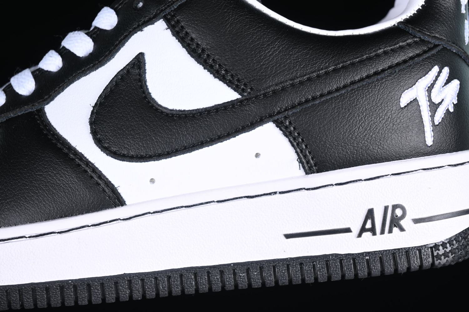 Nike Air Force 1 Low QS Terror Squad Blackout FJ5756-100