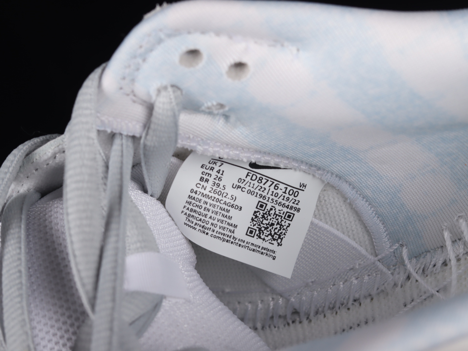Nike SB Dunk Low White Lobster FD8776-100