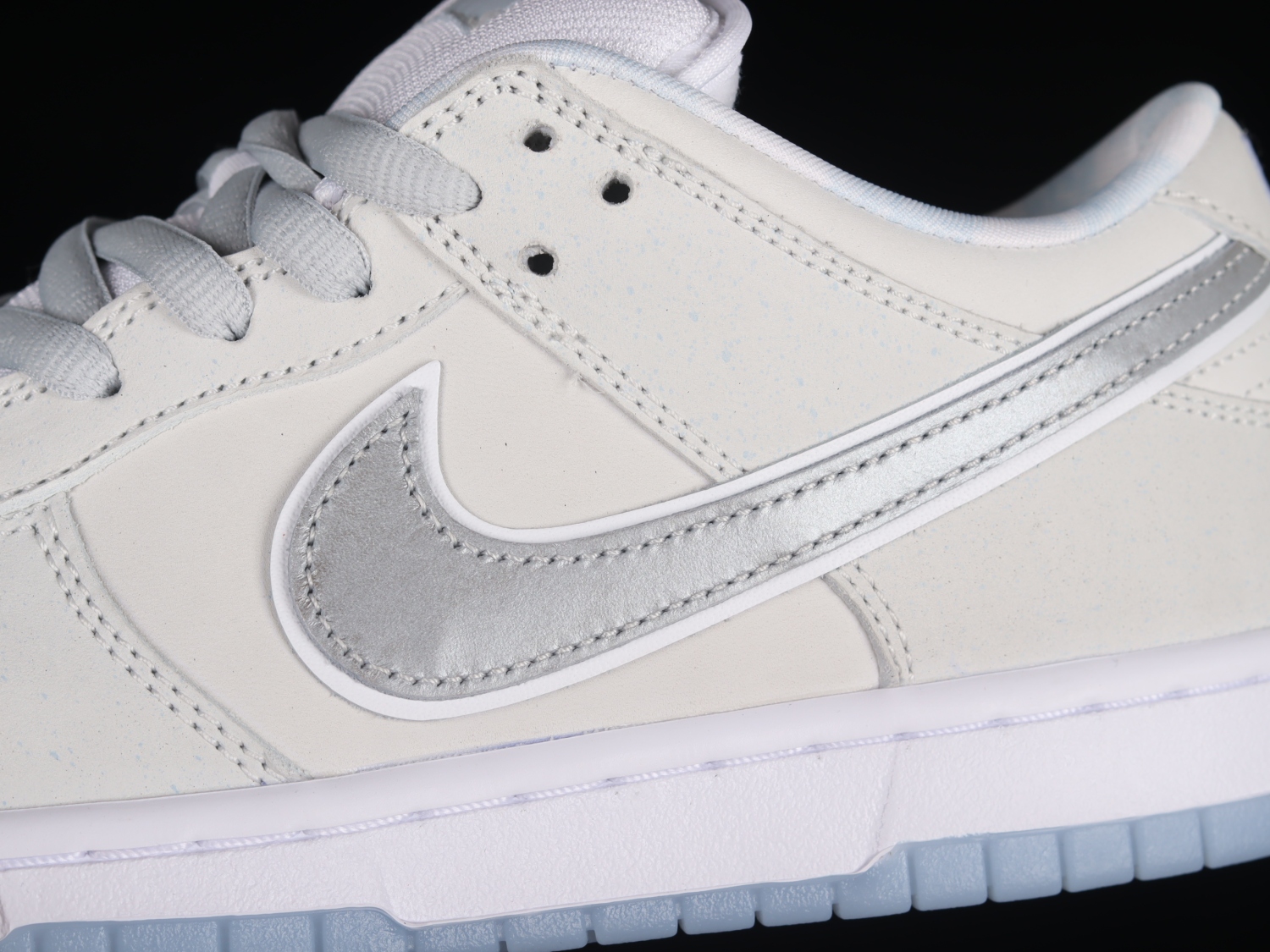 Nike SB Dunk Low White Lobster FD8776-100
