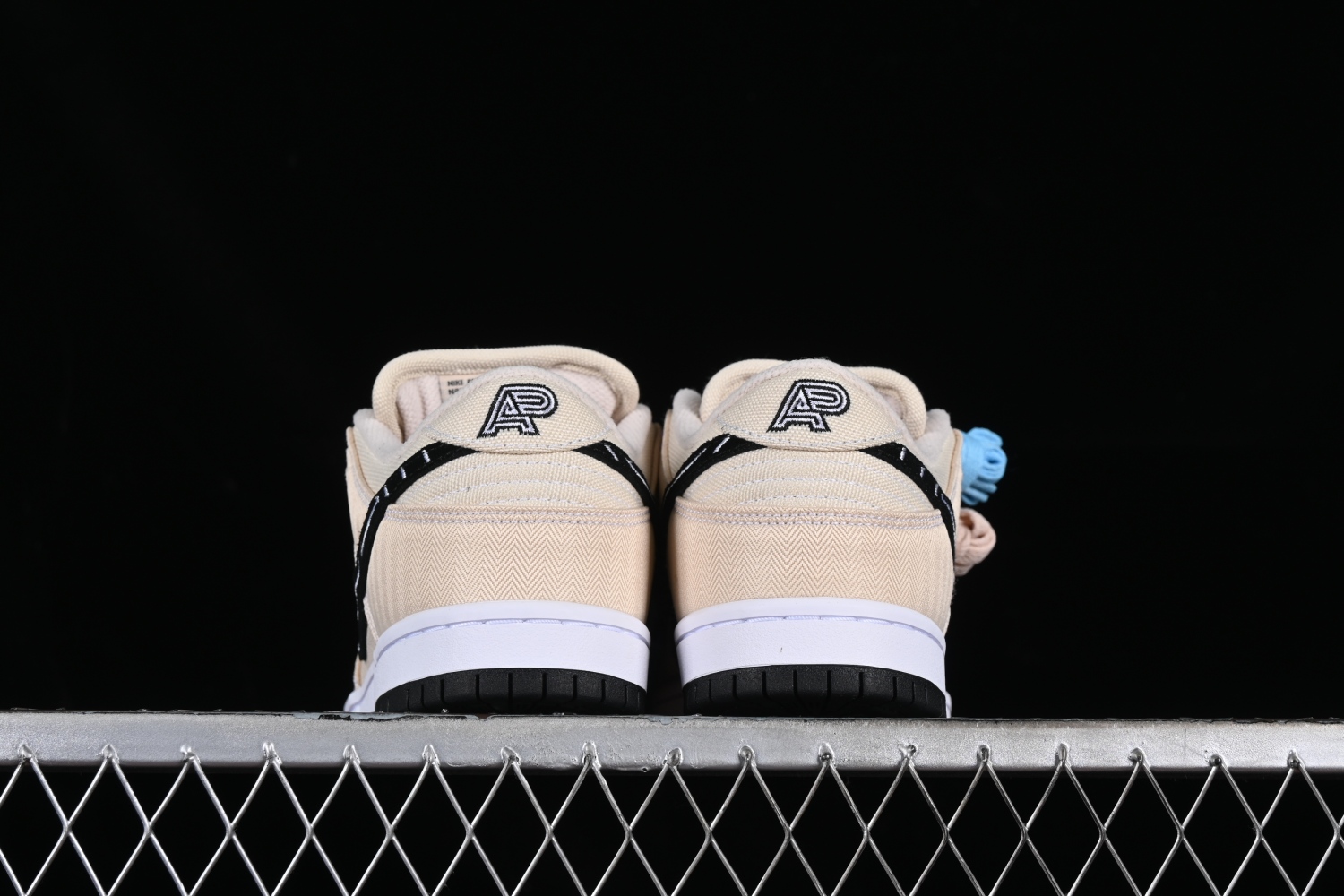 Nike SB Dunk Low Albino & Preto FD2627-200