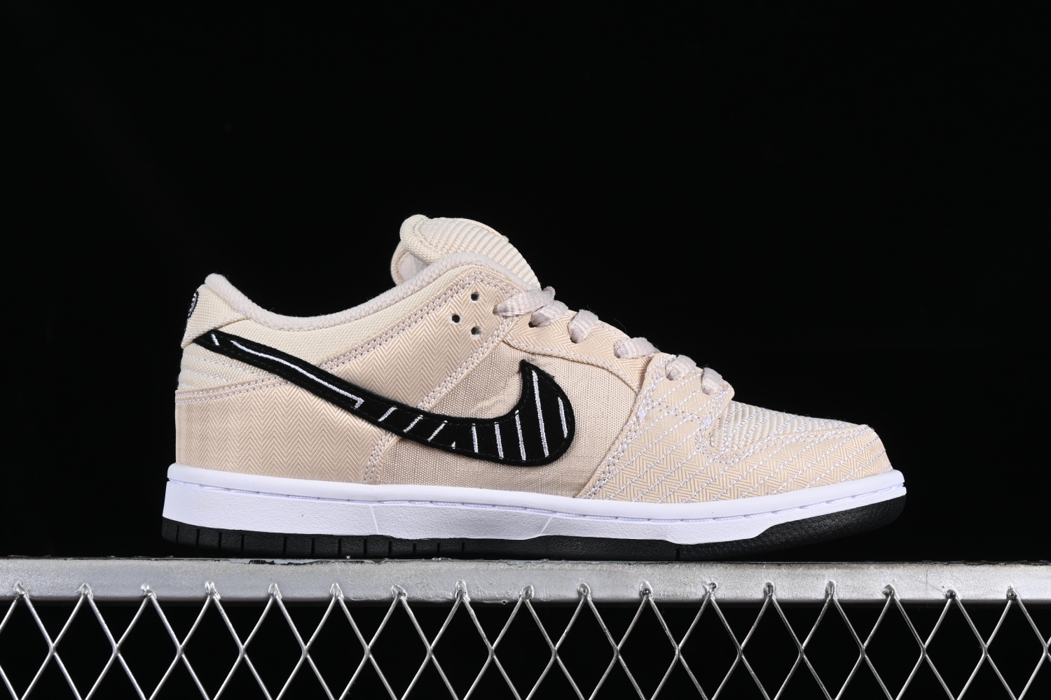 Nike SB Dunk Low Albino & Preto FD2627-200