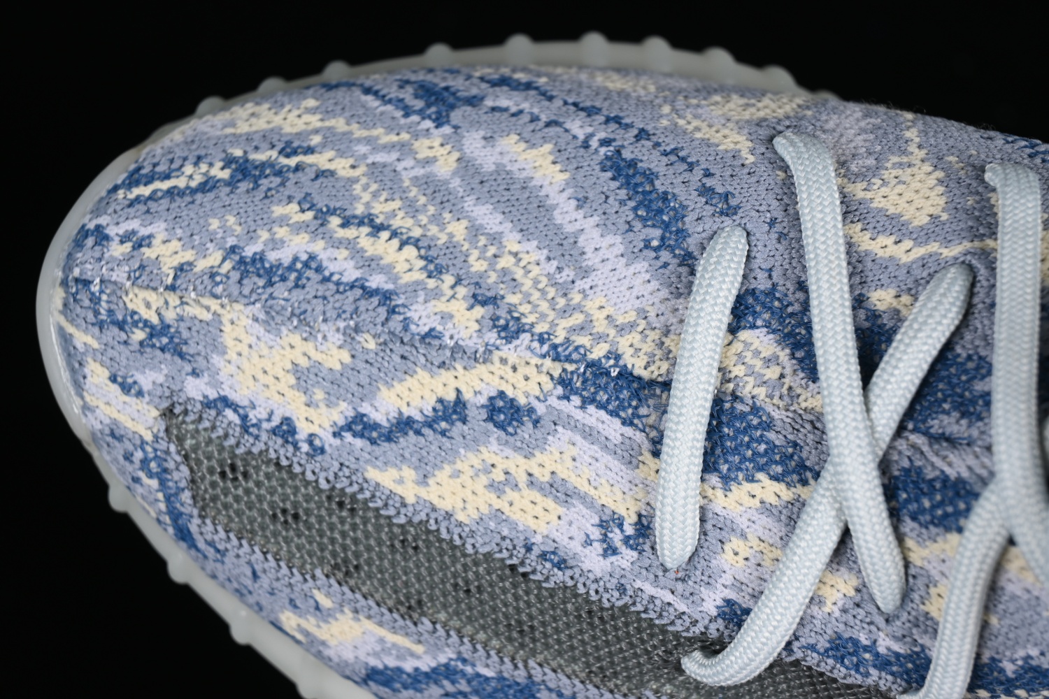 Yeezy 350 Boost V2  MX OAT  GW3775