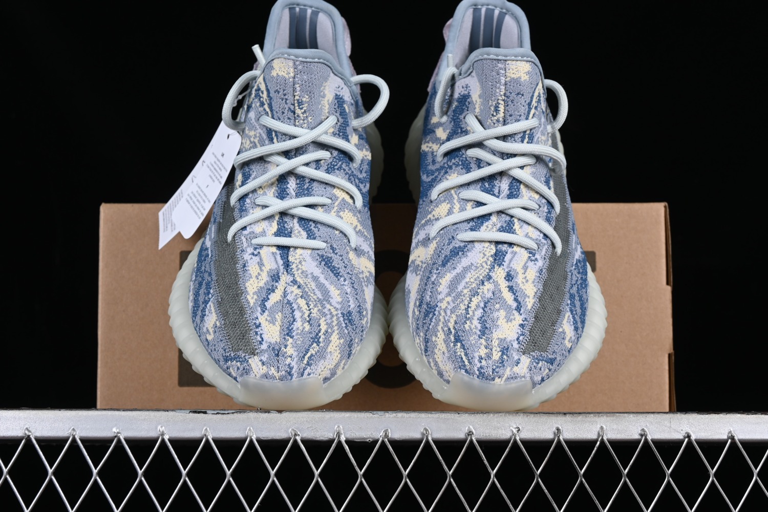 Yeezy 350 Boost V2  MX OAT  GW3775
