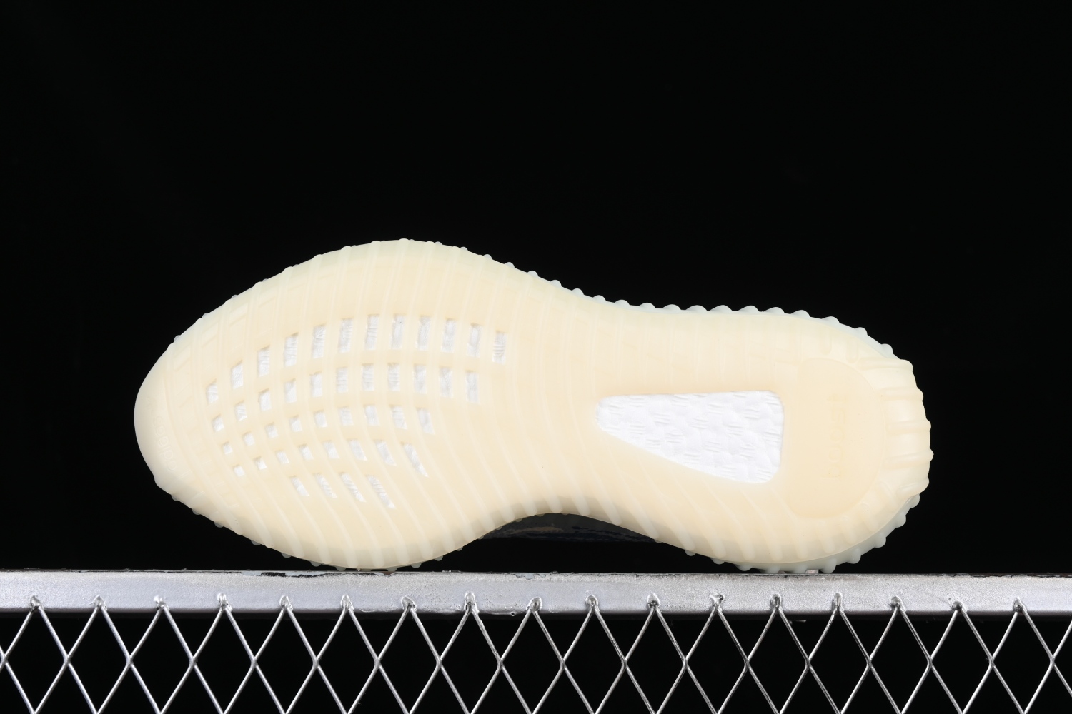 Yeezy 350 Boost V2  MX OAT  GW3775