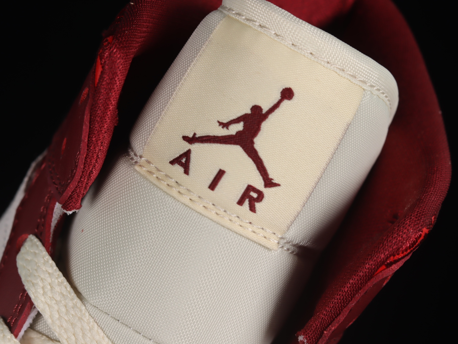 Jordan 1 Mid SE Tiki Leaf Team Red (Women