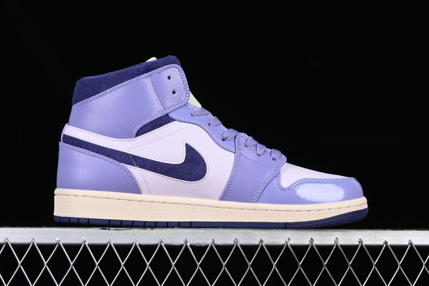 Jordan 1 Mid SE Chenille Sky J Light Purple DZ3745-500
