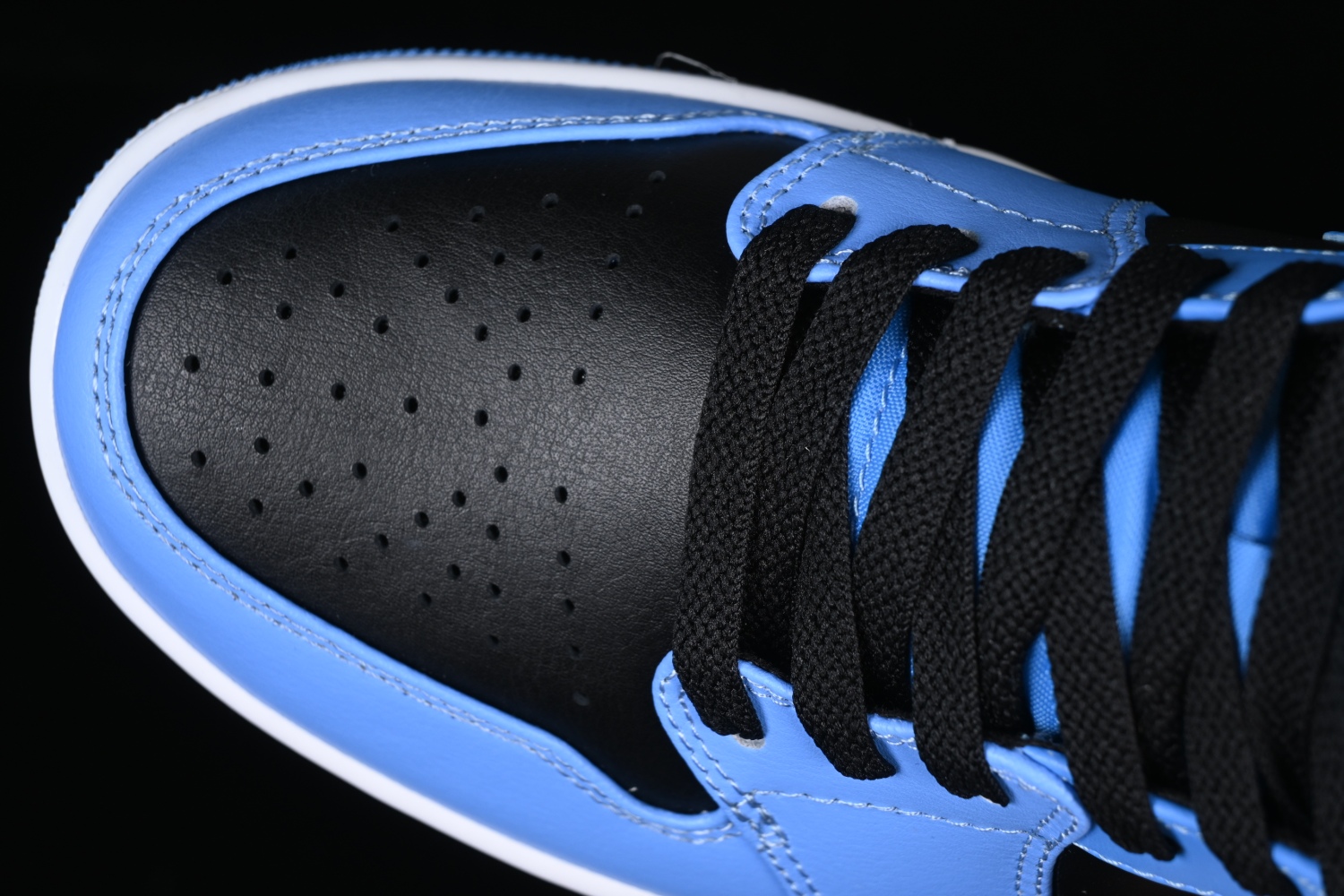 Jordan 1 Mid University Blue Black DQ8426-401