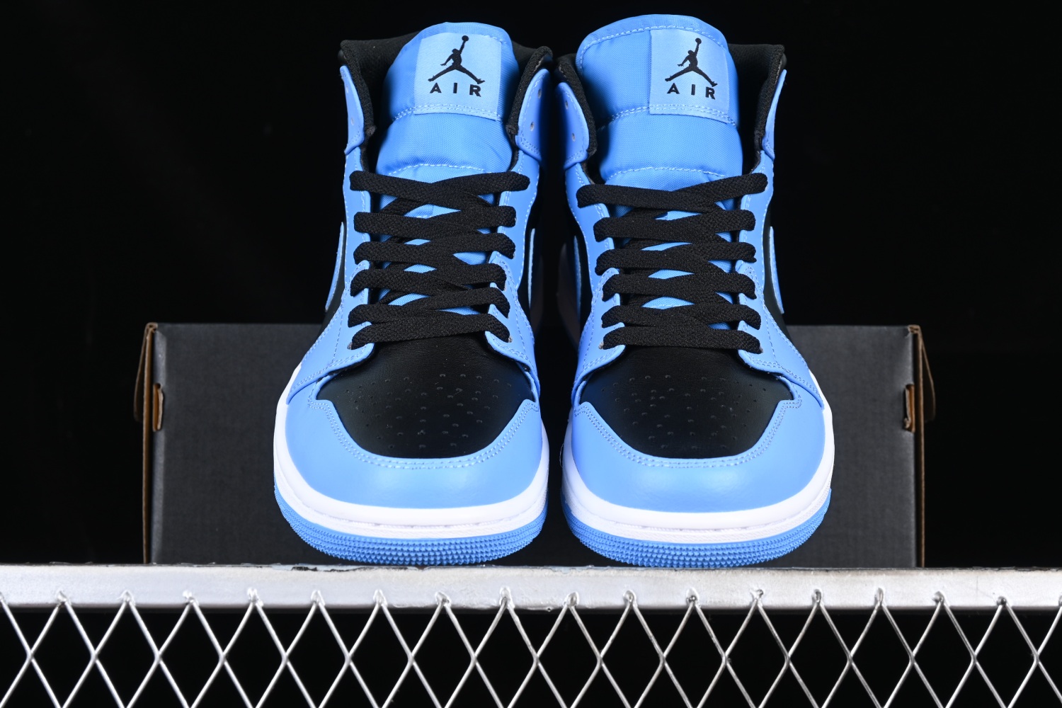 Jordan 1 Mid University Blue Black DQ8426-401