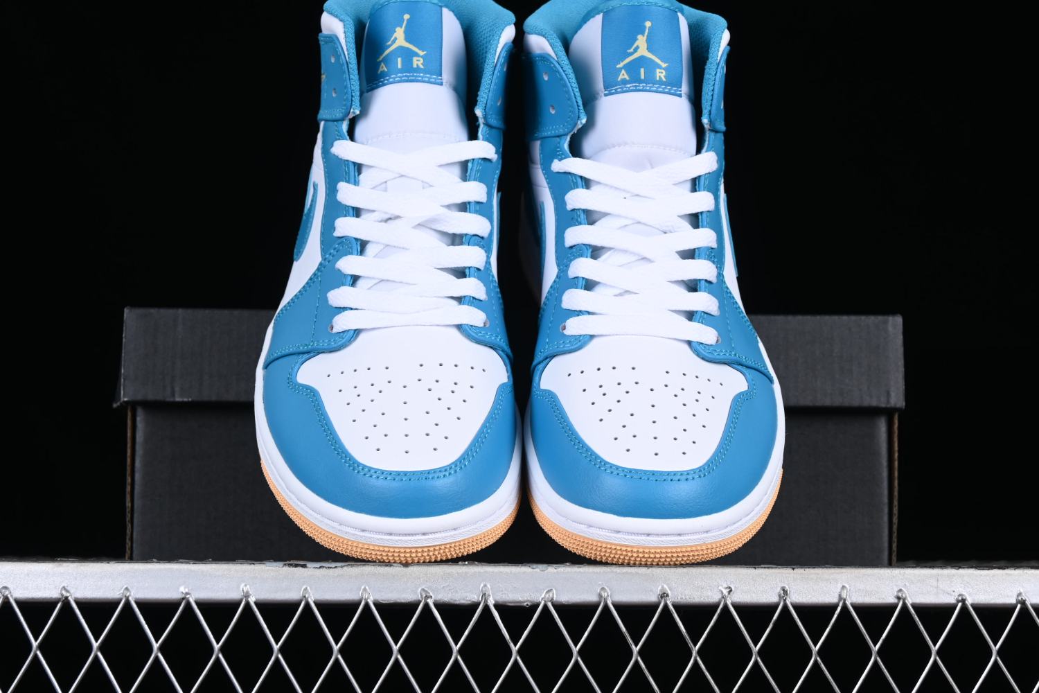Jordan 1 Mid Aquatone DQ8426-400