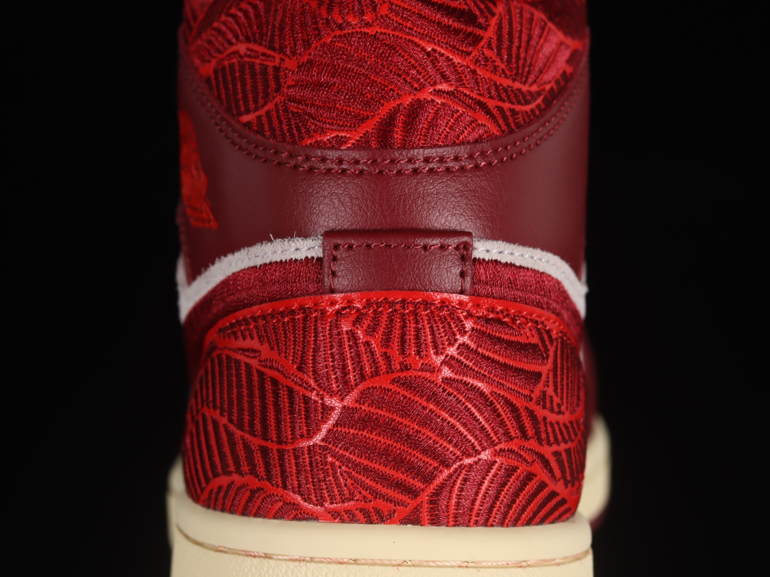 Jordan 1 Mid SE Tiki Leaf Team Red (Women