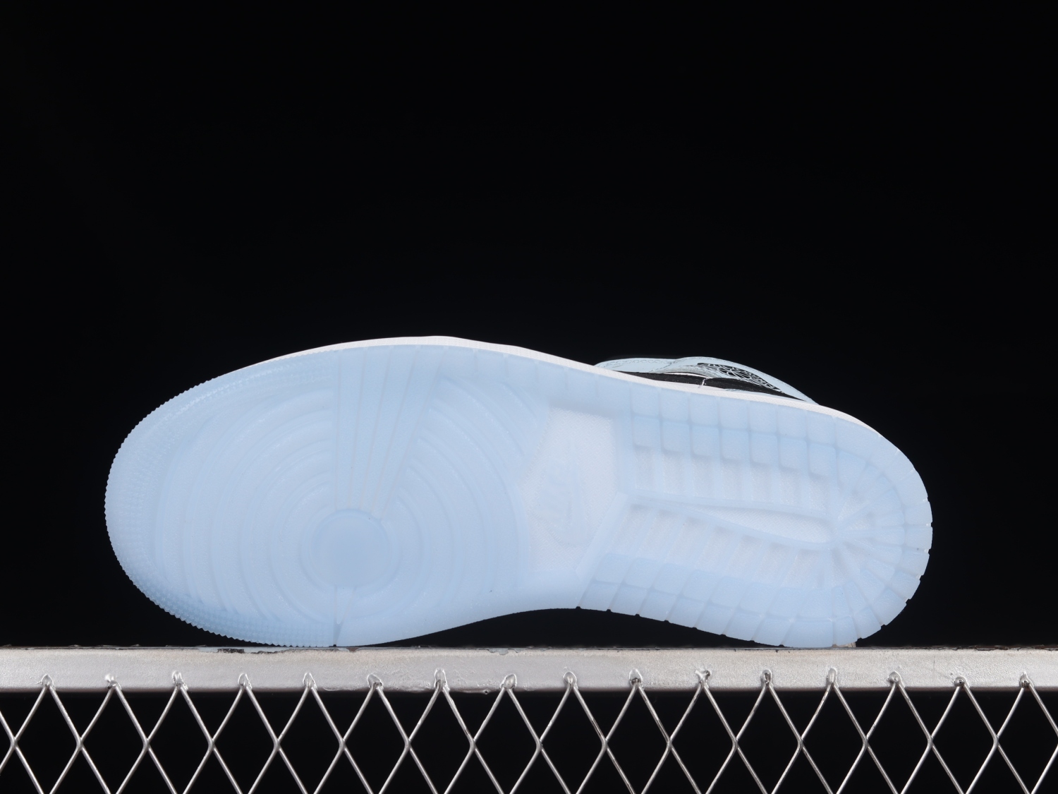 Jordan 1 Mid SE Ice Blue (2023) DV1308-104